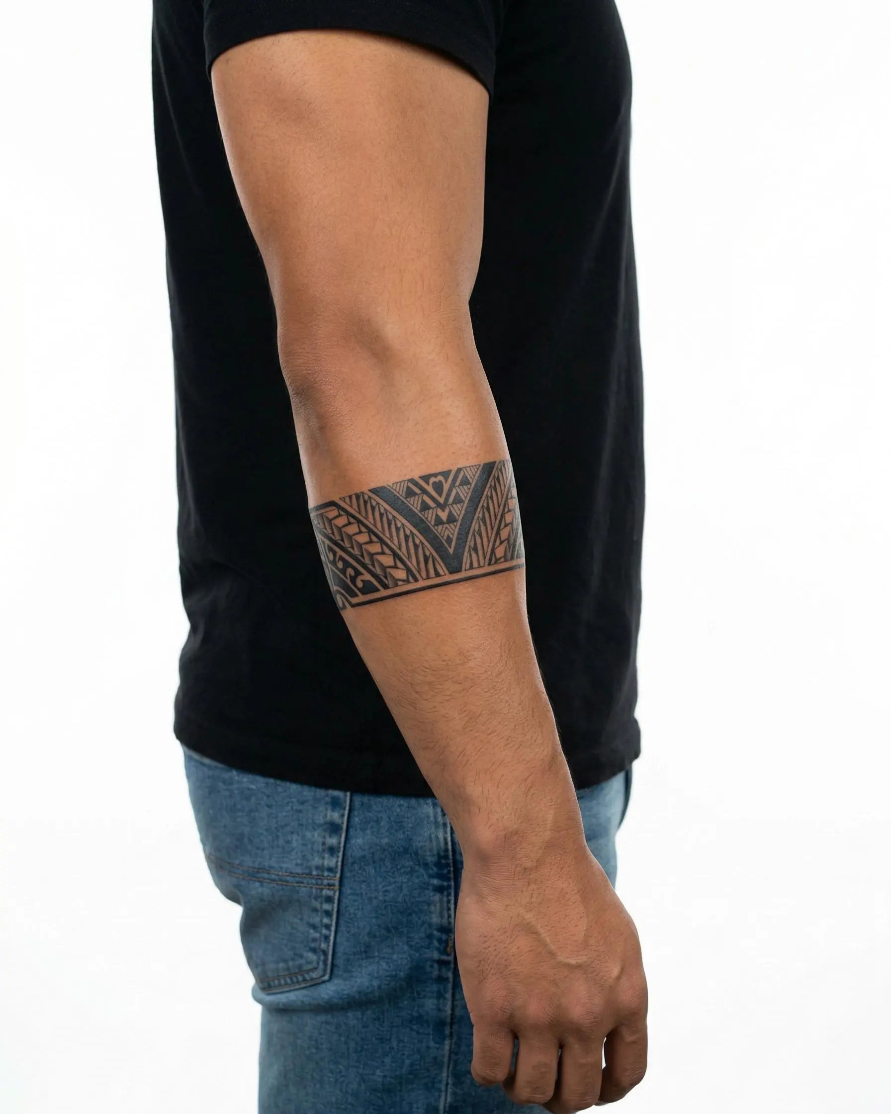 INKON Polynesian V-Pattern Band semi-permanent tattoo applied on a man – 2 x 9 in (5x23cm) design, realistic ink look, lasts 10 days