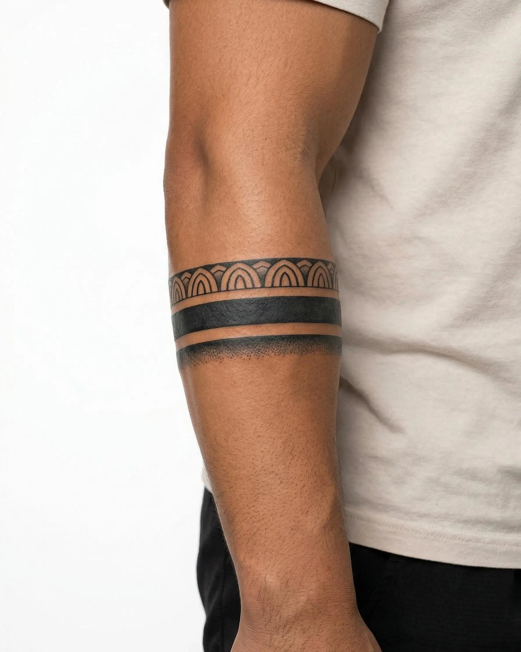INKON Scallop Pattern Band semi-permanent tattoo applied on a man – 2 x 9 in (5x23cm) design, realistic ink look, lasts 10 days