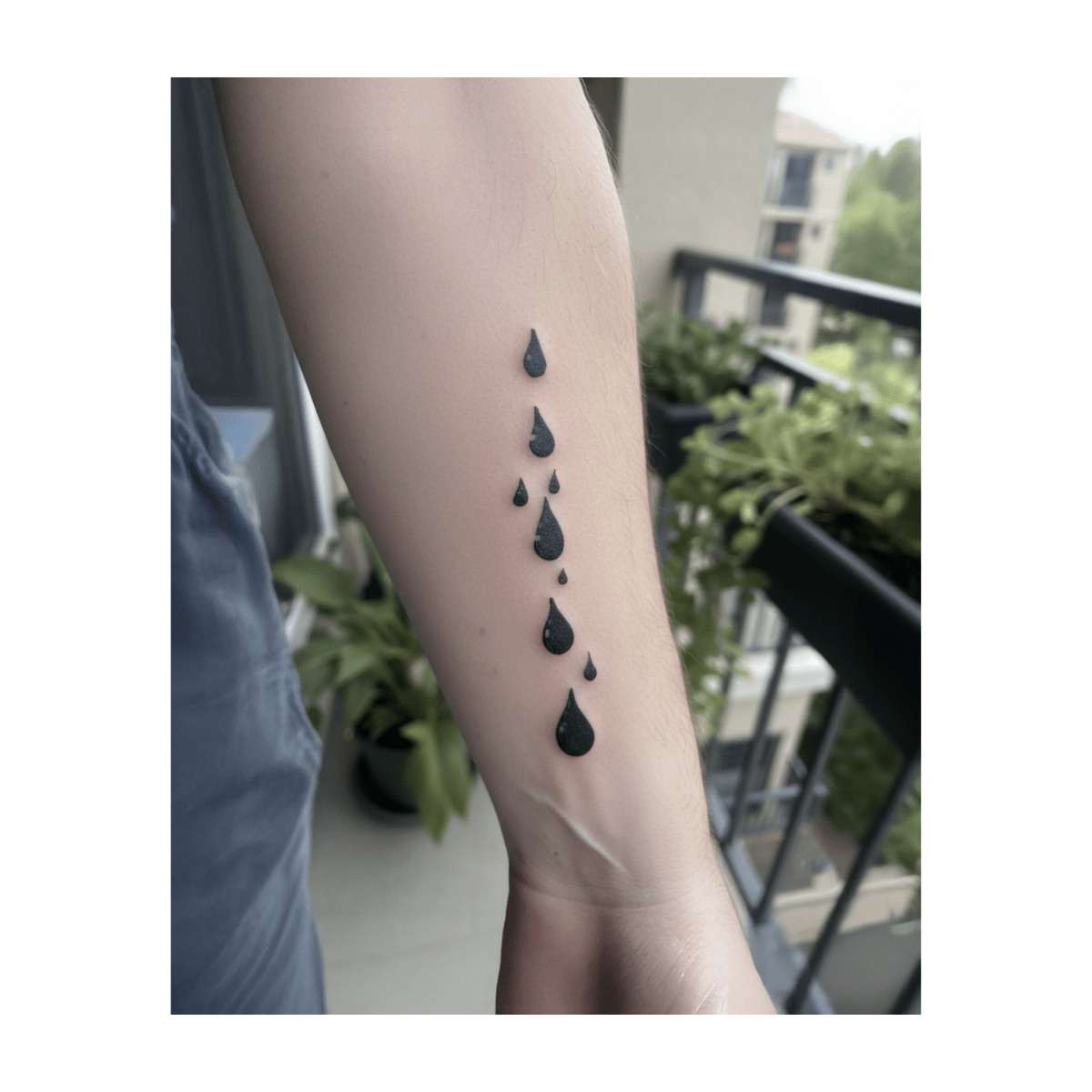 Tropfendes Blut INKON DE